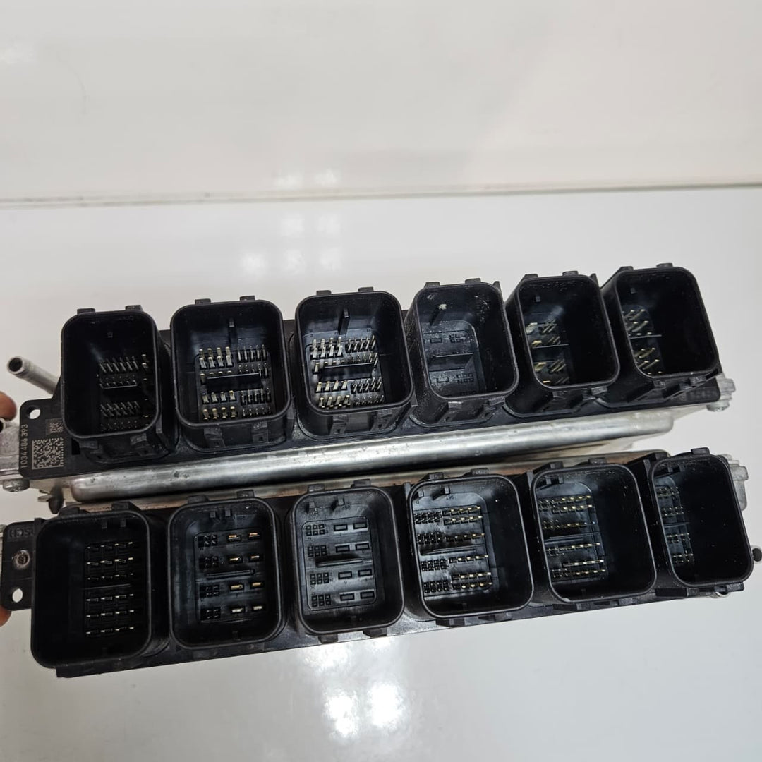 8489448-BMW 7 Series and M760i G12 N74 V12 Engine Control Unit ECM DME Key Set
