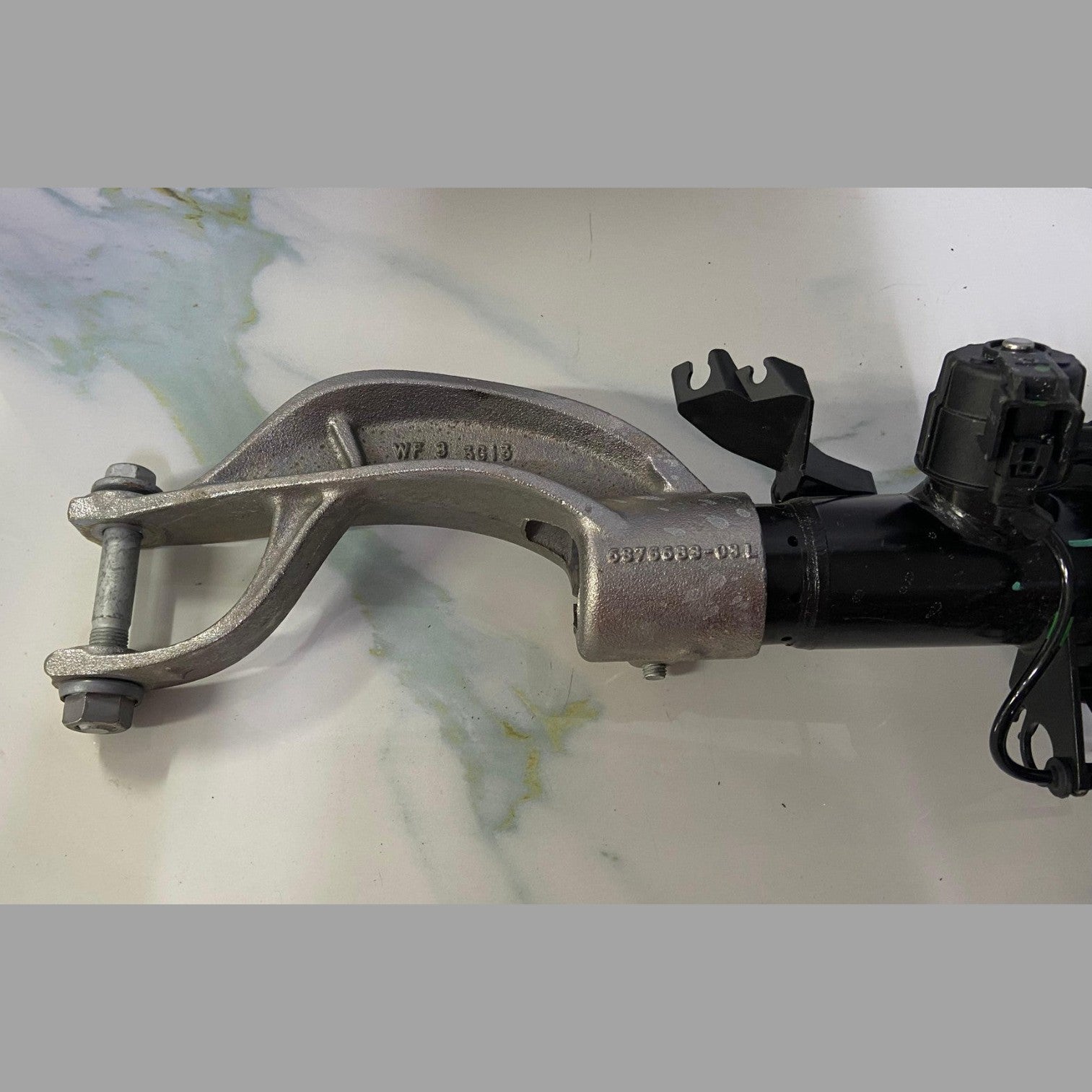 OEM BMW X7 G07 LCI Air shock absorber front left 7831561 ASSEMBLY 2020-2025