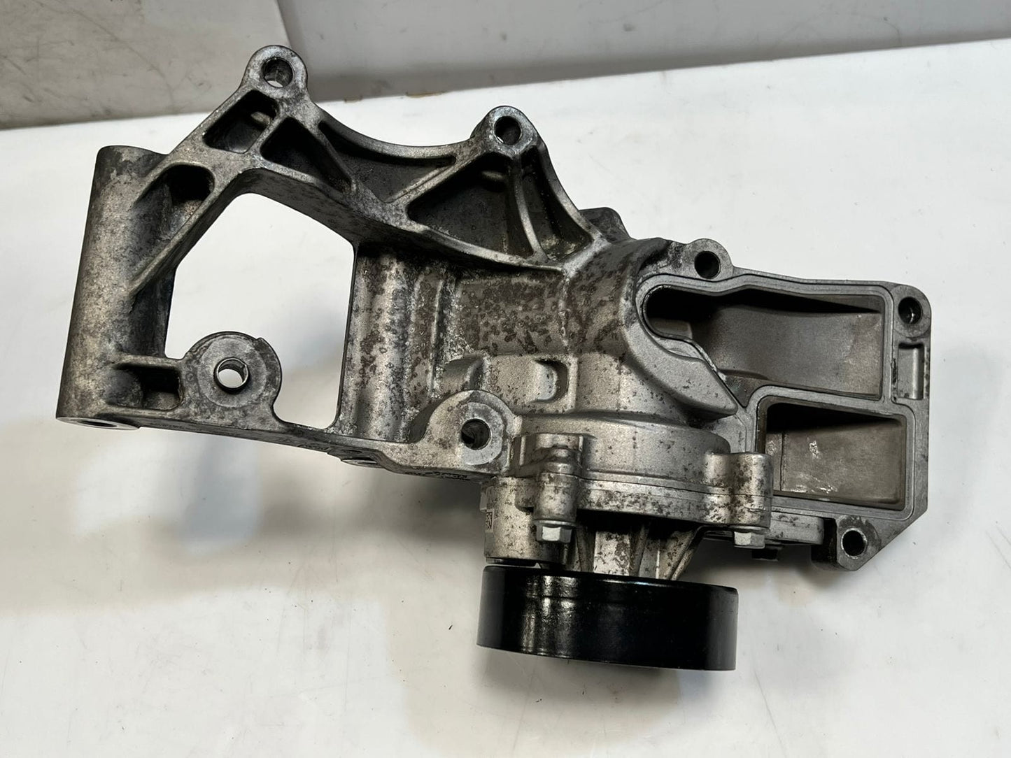 Mini Cooper F55 F56 F57 F45 F46 Coolant Water Pump Support Bracket 2381337