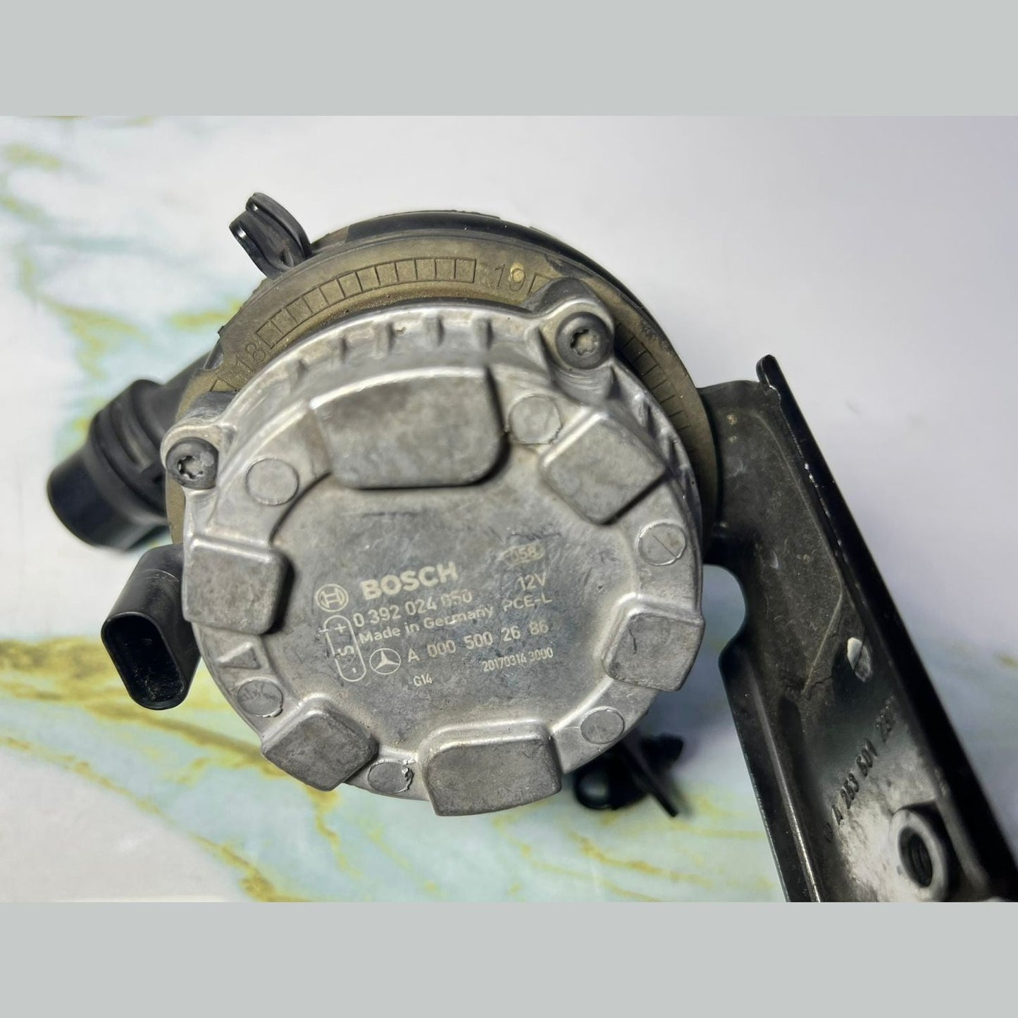 Mercedes-Benz C300 W205 W222 GLC Engine Auxiliary Water Pump Bosch A000 5002686