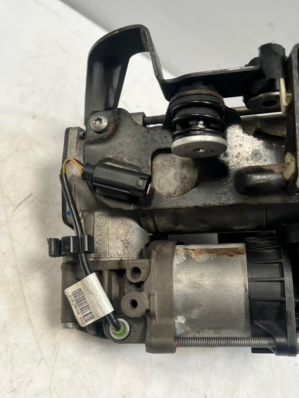 2015-2020 BMW 740i 7 Series G11 G12 Air Suspension Compressor Pump 443021002 OEM