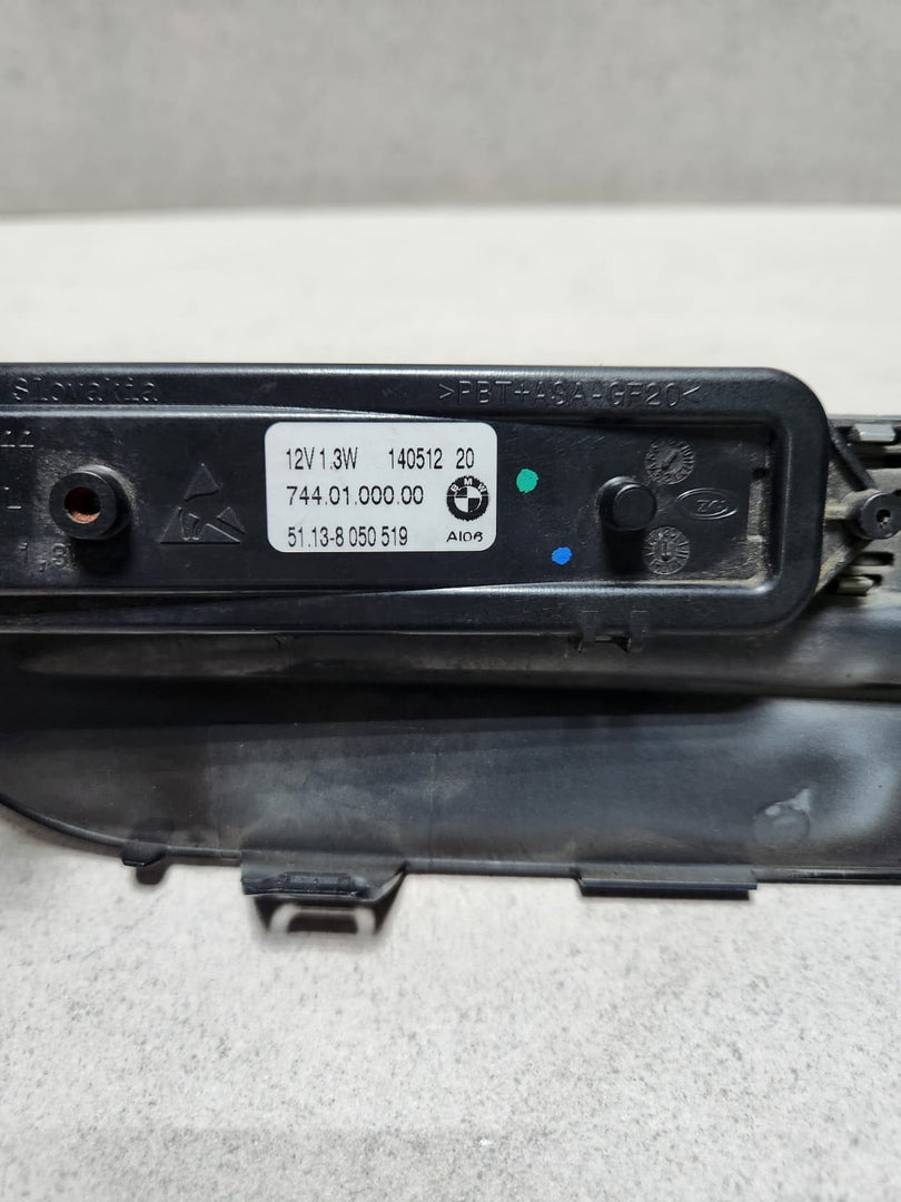 2012-2018 BMW M6 Front Fender Side Marker Light 8050519 M6 F06 F12 F13