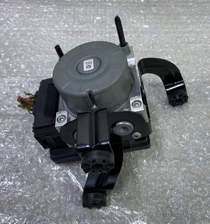 OEM BMW F20 F30 F32 ABS Anti-Lock Brake Pump Module 6871110 6871109