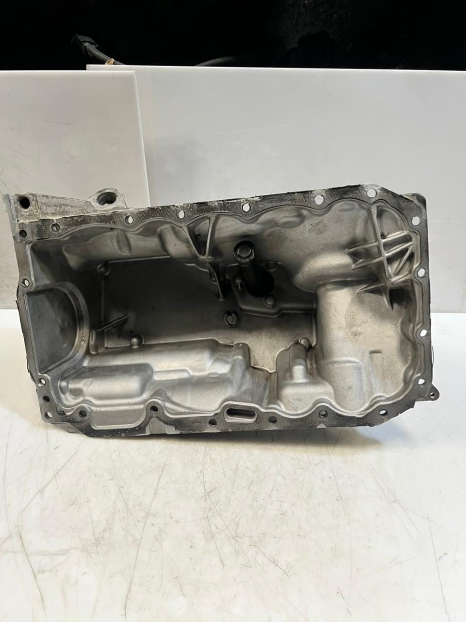BMW F10 F11 5 Series 525xDrive Oil SUMP Pan 7812361 OEM