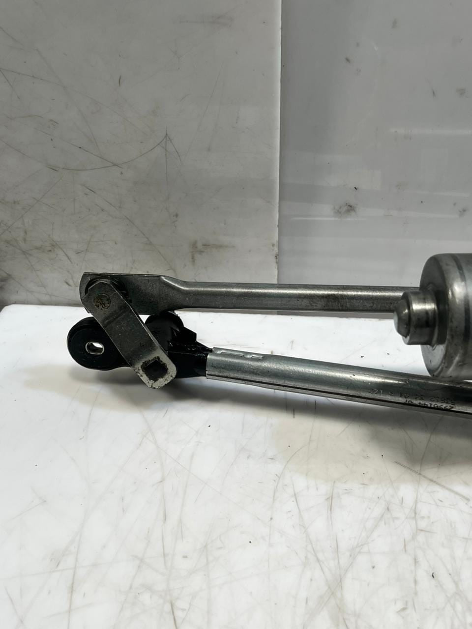 2010-2015 BMW X1 E84 Front Windshield Wiper Motor And Linkage 2992466 OEM