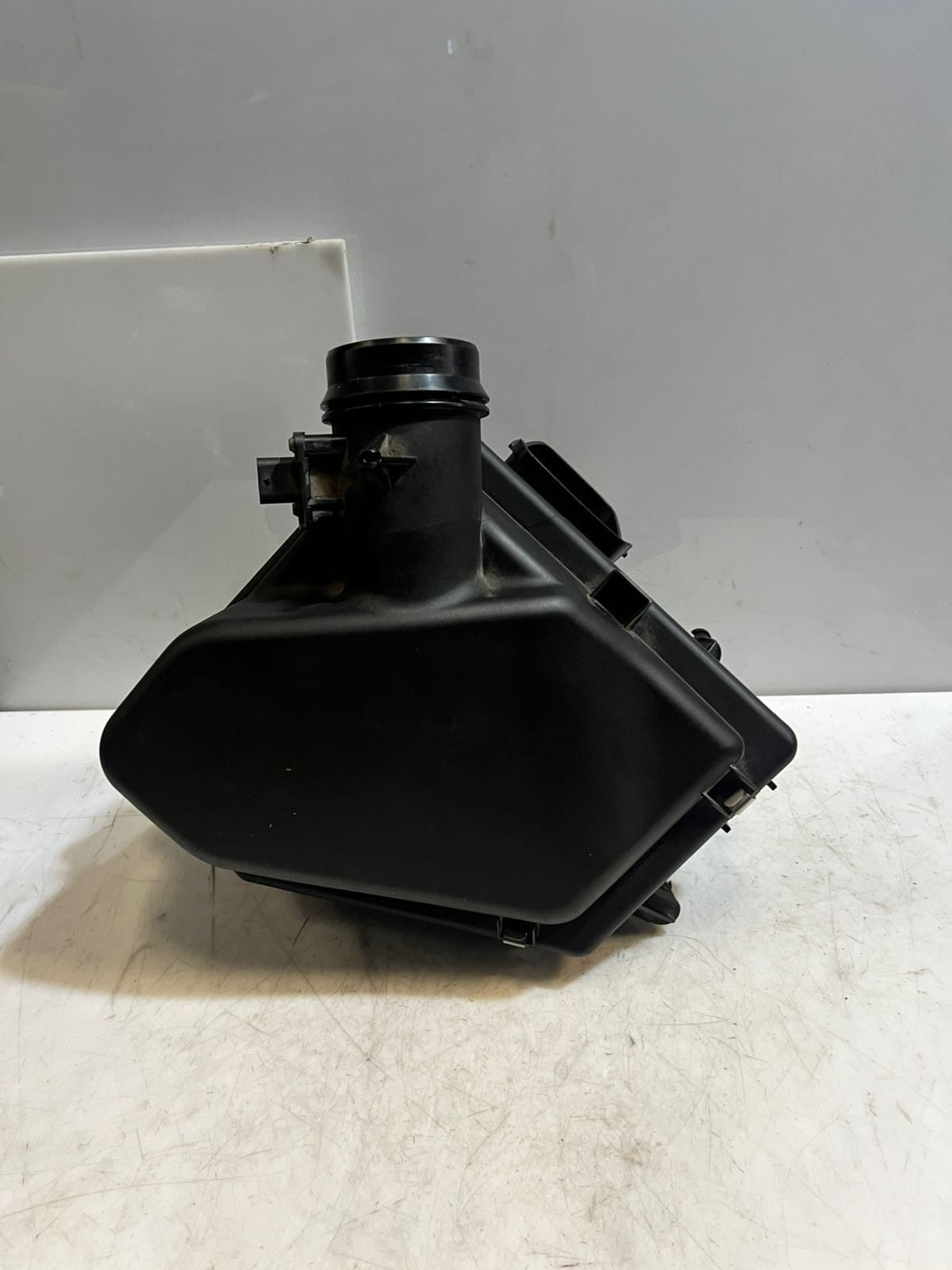 BMW 1 3 5 Series F20 F22 F30 F32 F36 B48 Air Filter Box MAHLE 8601677 OEM