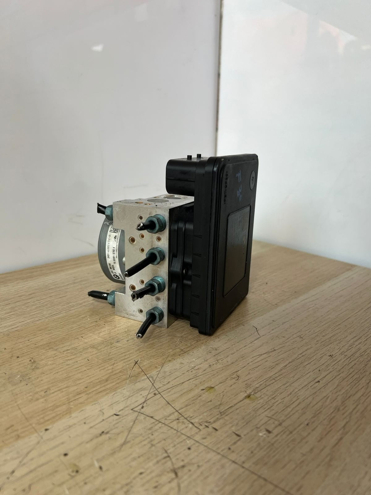 2016 BMW 1, 2 SERIES F22 F30 F87 320i Abs Pump Control Module 6881173