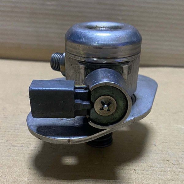 BMW High Pressure Fuel Pump 7562473 BMW 1 Series, 3 Series, and 5 Series models 