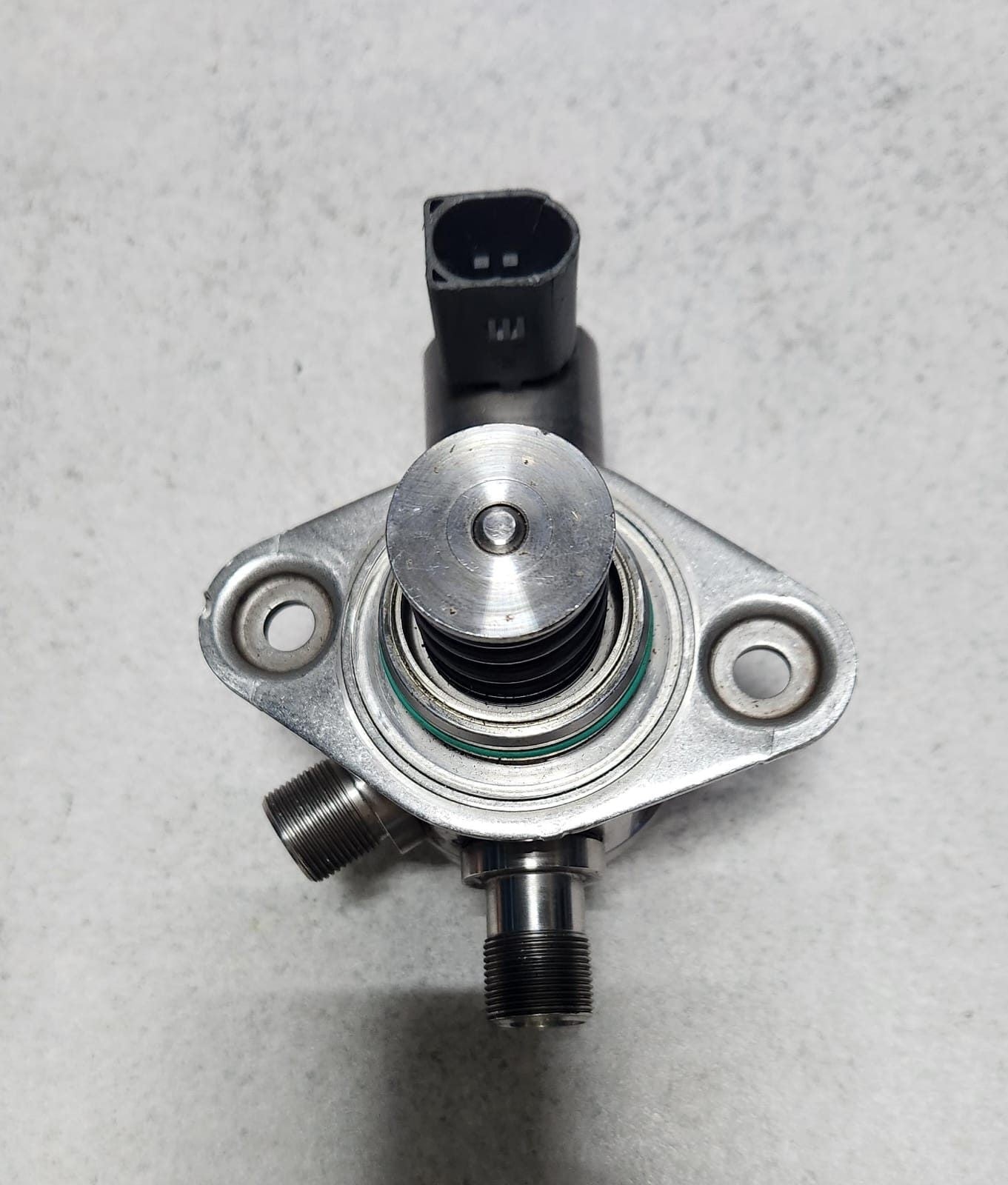 2012-2018 Mercedes-Benz CLS550 High Pressure Fuel Pump A2780701101