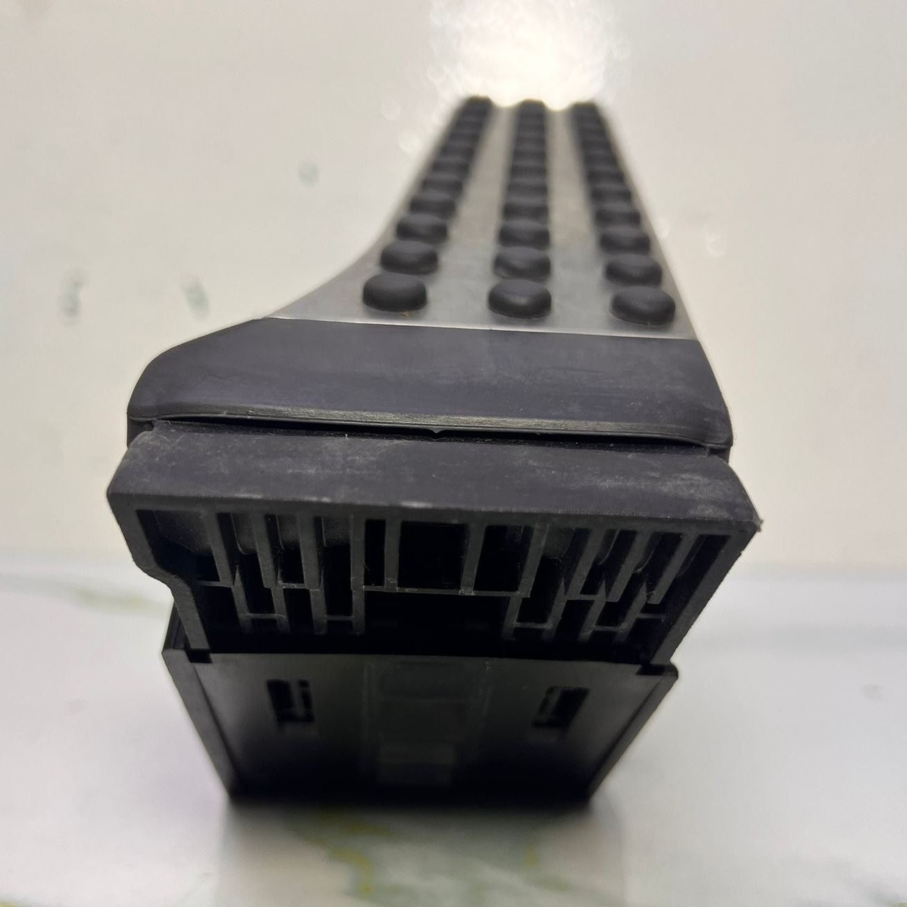 Mercedes-Benz W205 Accelerator Pedal Module A 205 300 01 04