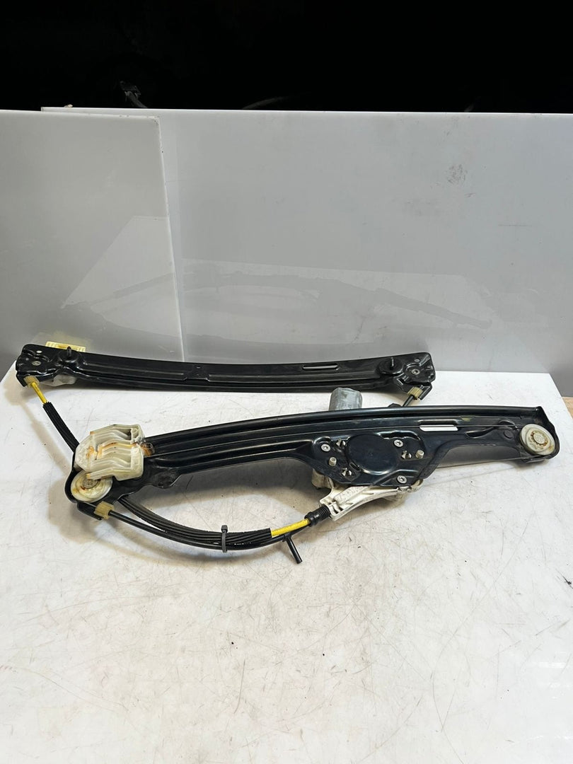 2008-2014 BMW X6 E71 RIGHT Front Door Window Regulator With Motor 7267664 OEM