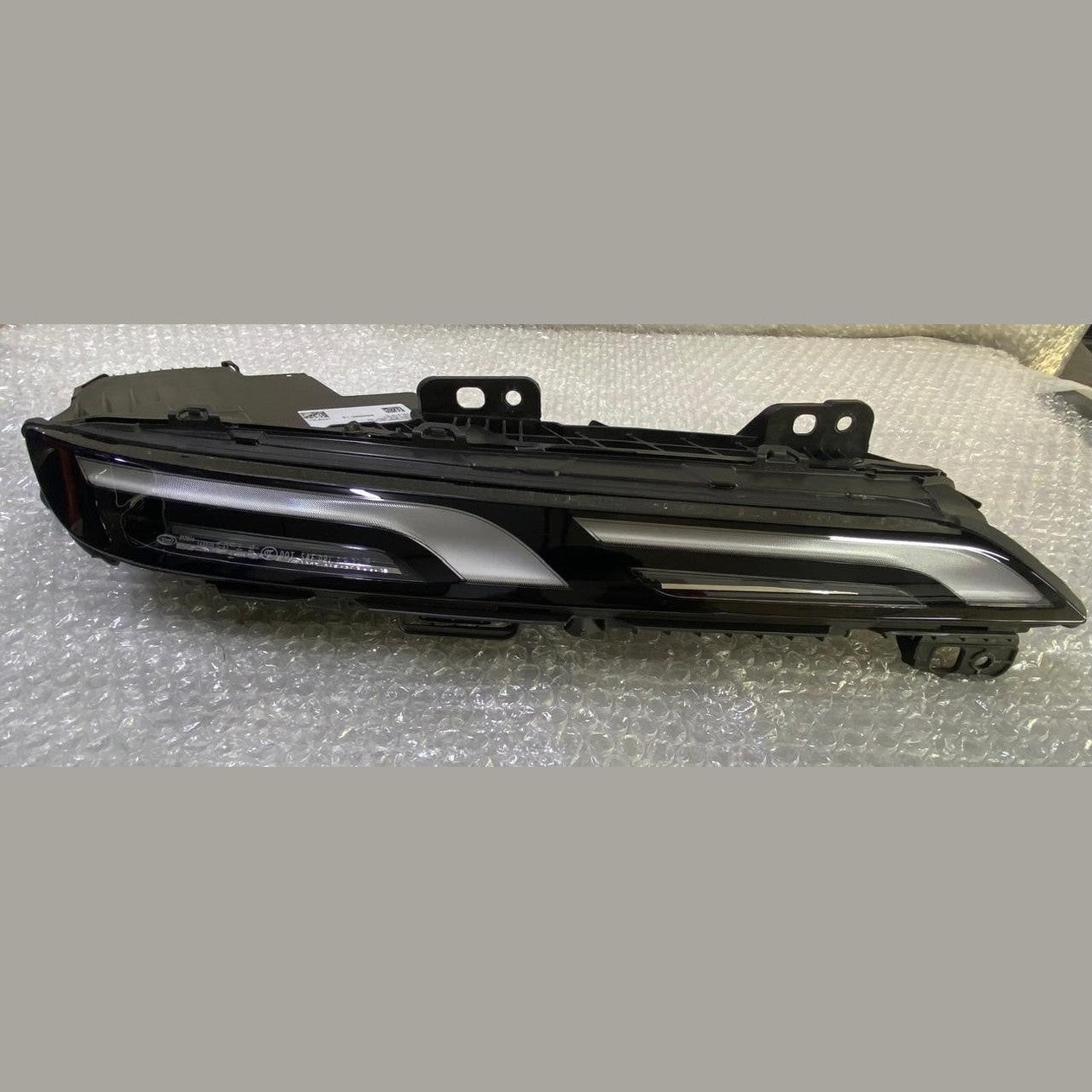 OEM 2023-2024 BMW 7 SERIES G70 RIGHT DRL DAYTIME RUNNING LIGHT LED 9450080