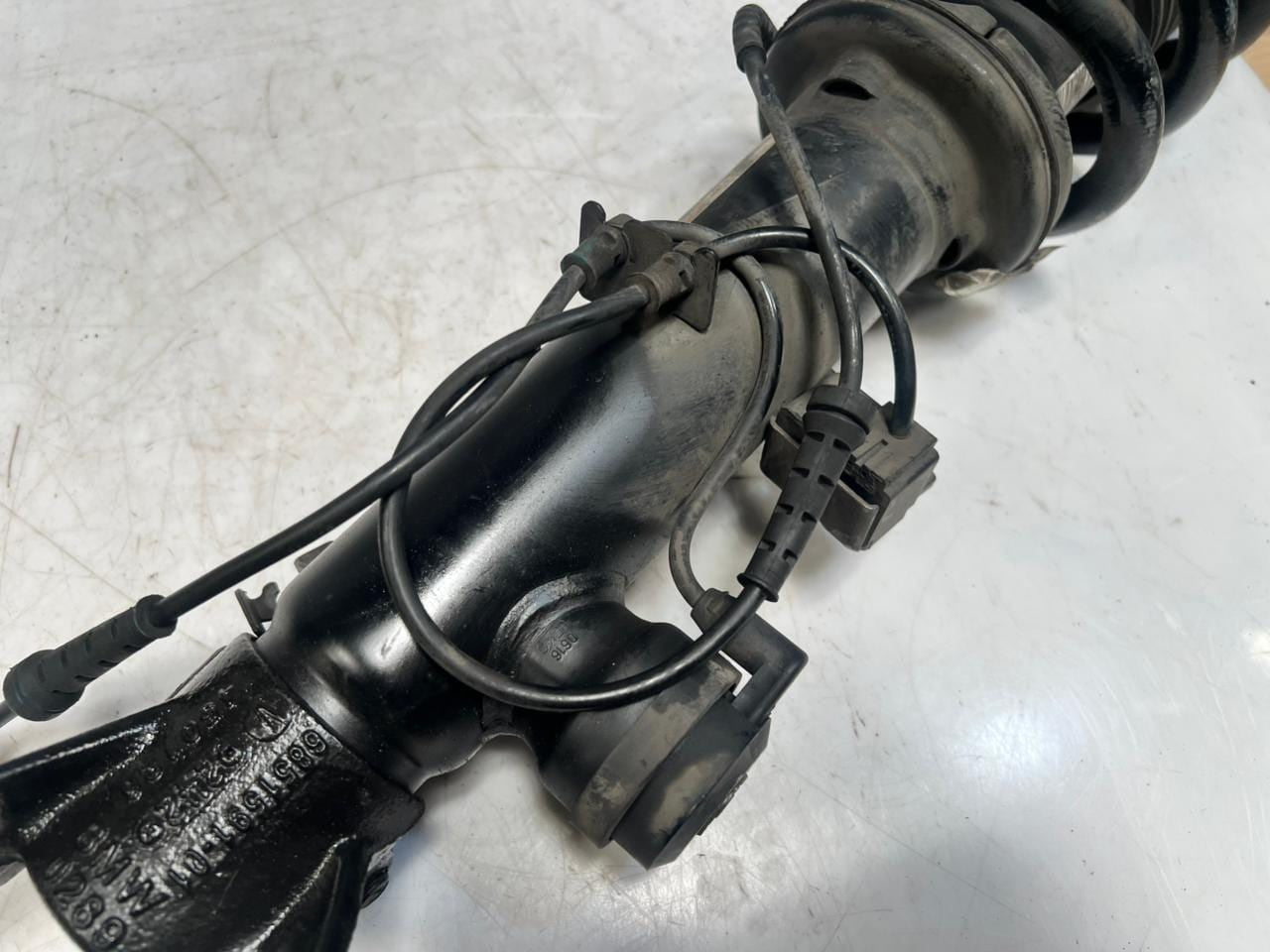 2015-2017 BMW X5 F15 F16 X6 30D M50D FRONT Shock Absorber 6875083 OEM