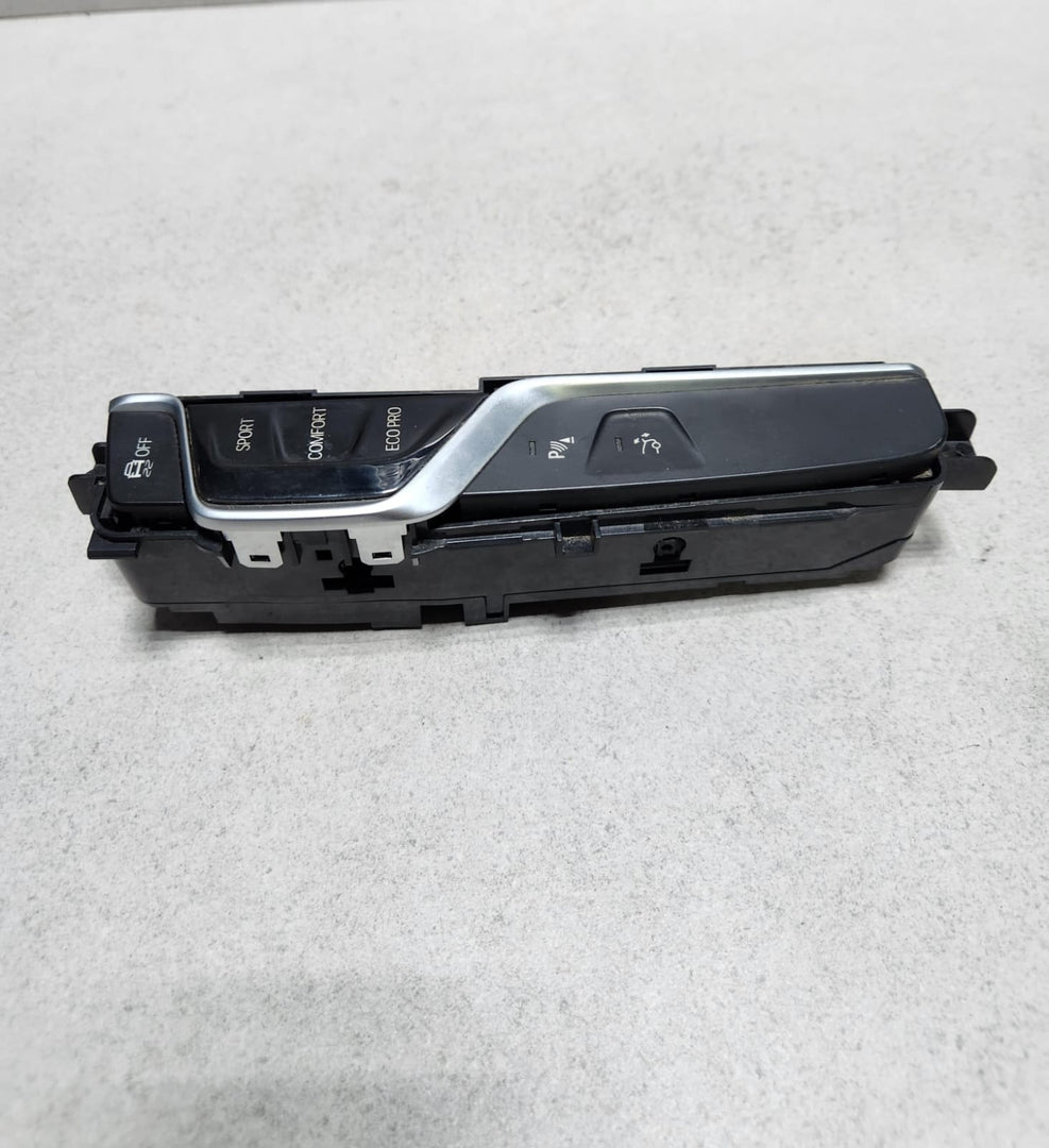 BMW Operating Unit Center Console 6843967 G32 6 Series GT