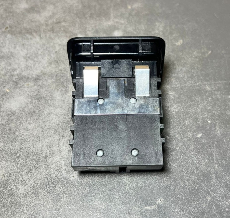 14- 18 MERCEDES W246 B-Class CLA PARKING BRAKE CONTROL SWITCH A246 9050451