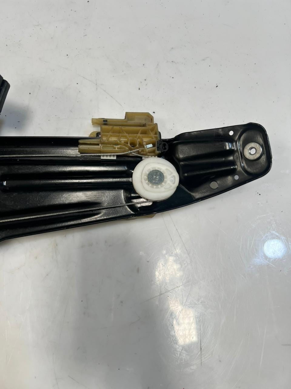 2012-2016 BMW 550i 5' F10 F11 Rear Left Window Regulator With Motor 7182121 OEM