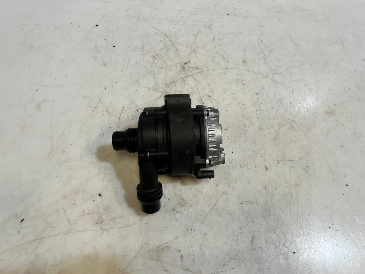 2016-2018 BMW 330e 3' F30 2.0 Hybrid Petrol Auxiliary Water Pump 8638239 OEM
