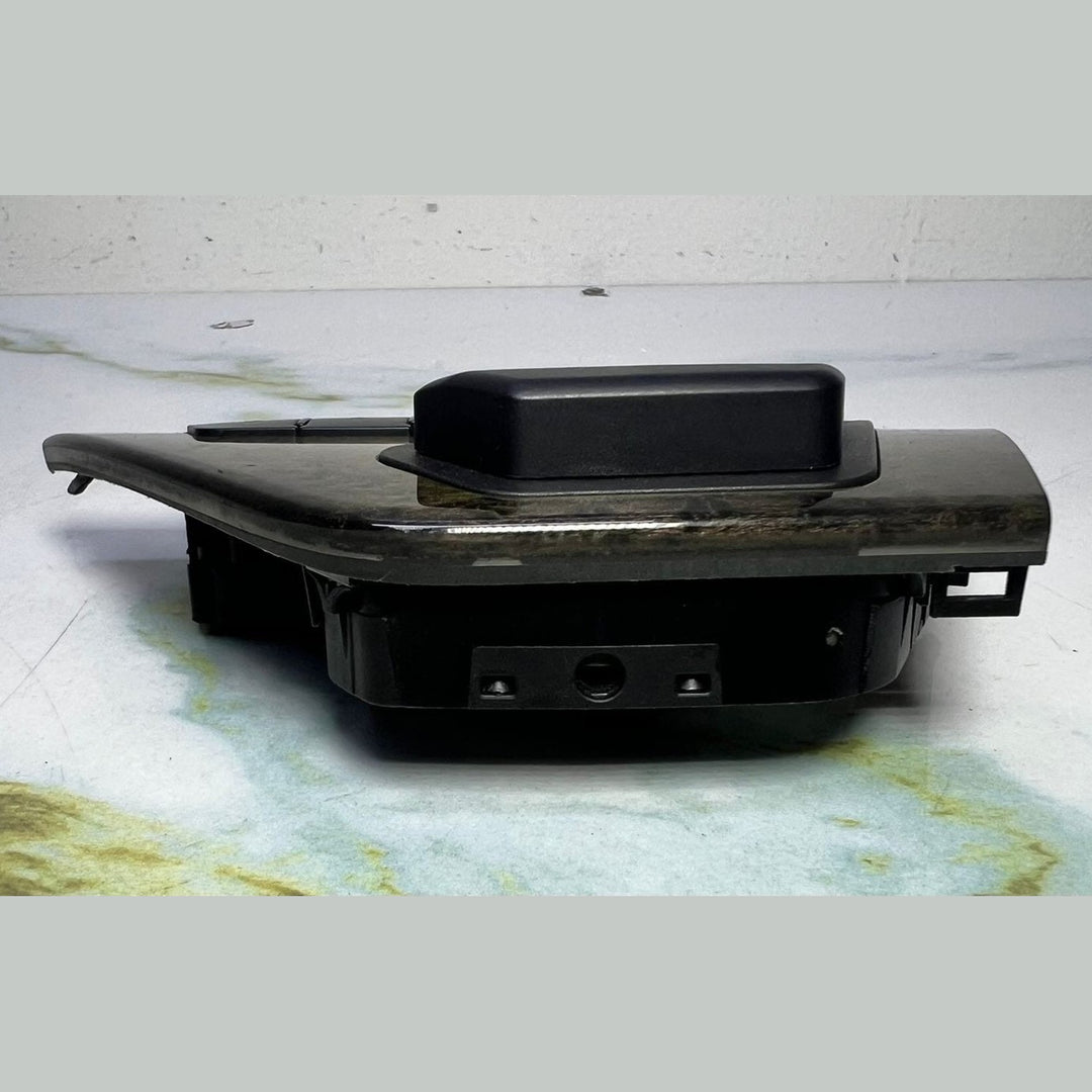 2008-14 Mercedes-Benz C63 AMG Seat Switch Control Panel A2048701679 W204 C-Class