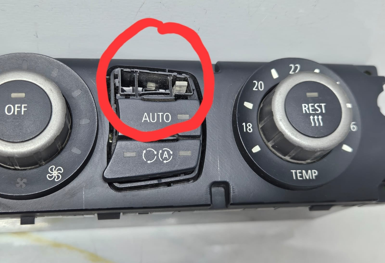 2004-2008 BMW 5 Series E60 E61 525i Climate Control Unit 6946981 OEM