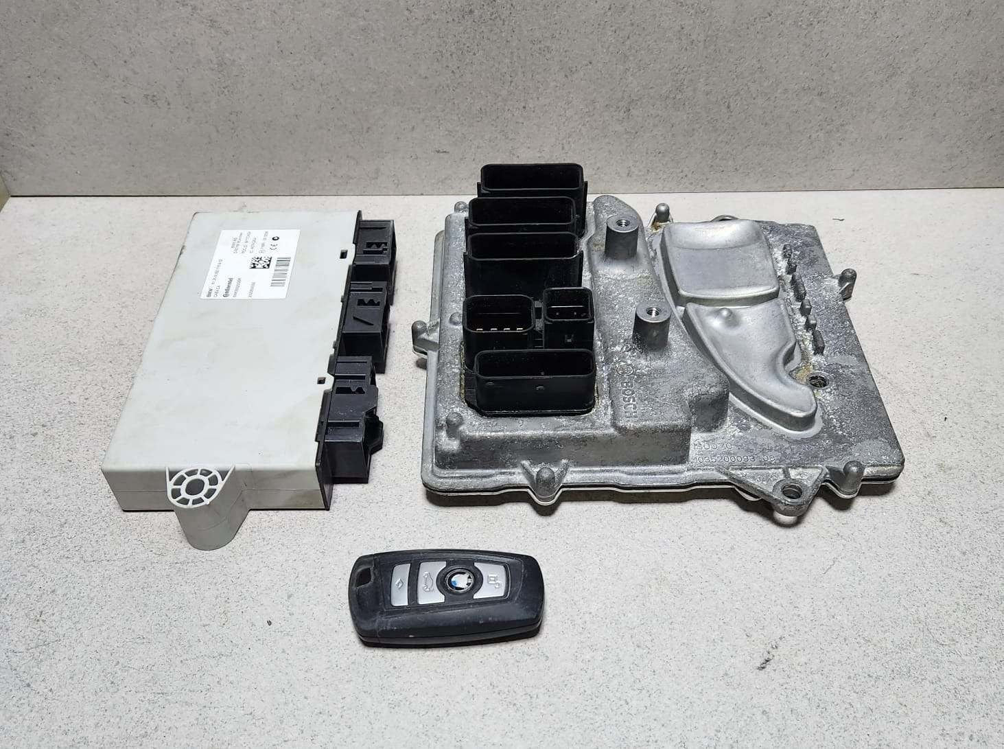2015 BMW ActiveHybrid 7 Engine Control Module 8641404 F01 F02 F10 F30 ECU SET