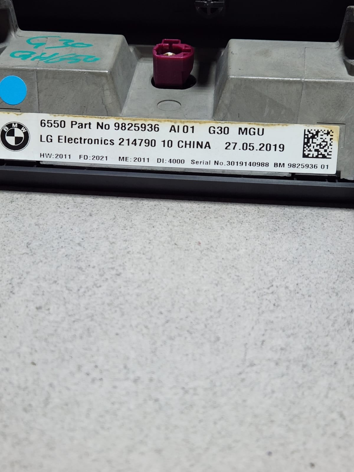 2020-2023 BMW 530i Central Display Screen 9825936 5 Series G30 G31 MGU 