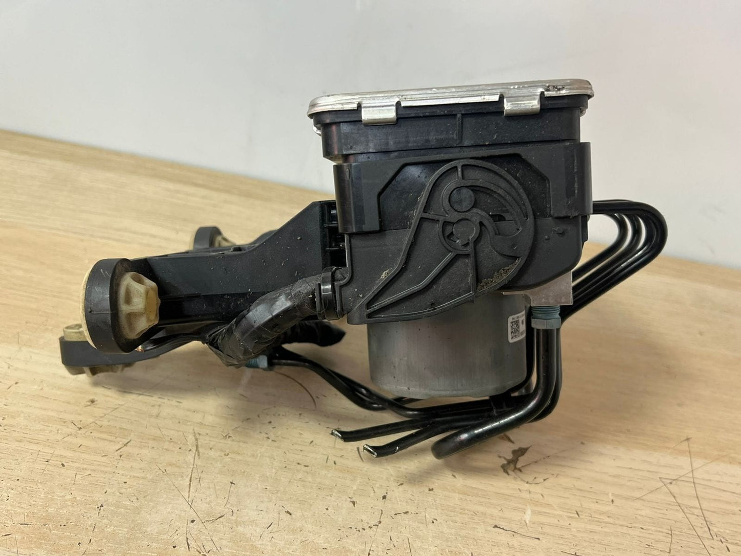 OEM BMW G20 3 Series ABS Pump Modulator Control Unit 1544113 1544112