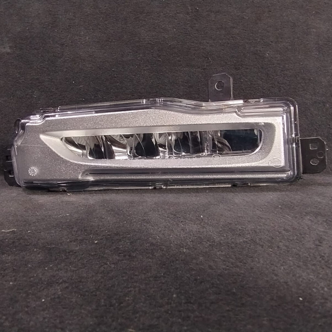 BMW X5 M50D G05 LED FOG LIGHT FRONT RIGHT DRIVER SIDE 7406366