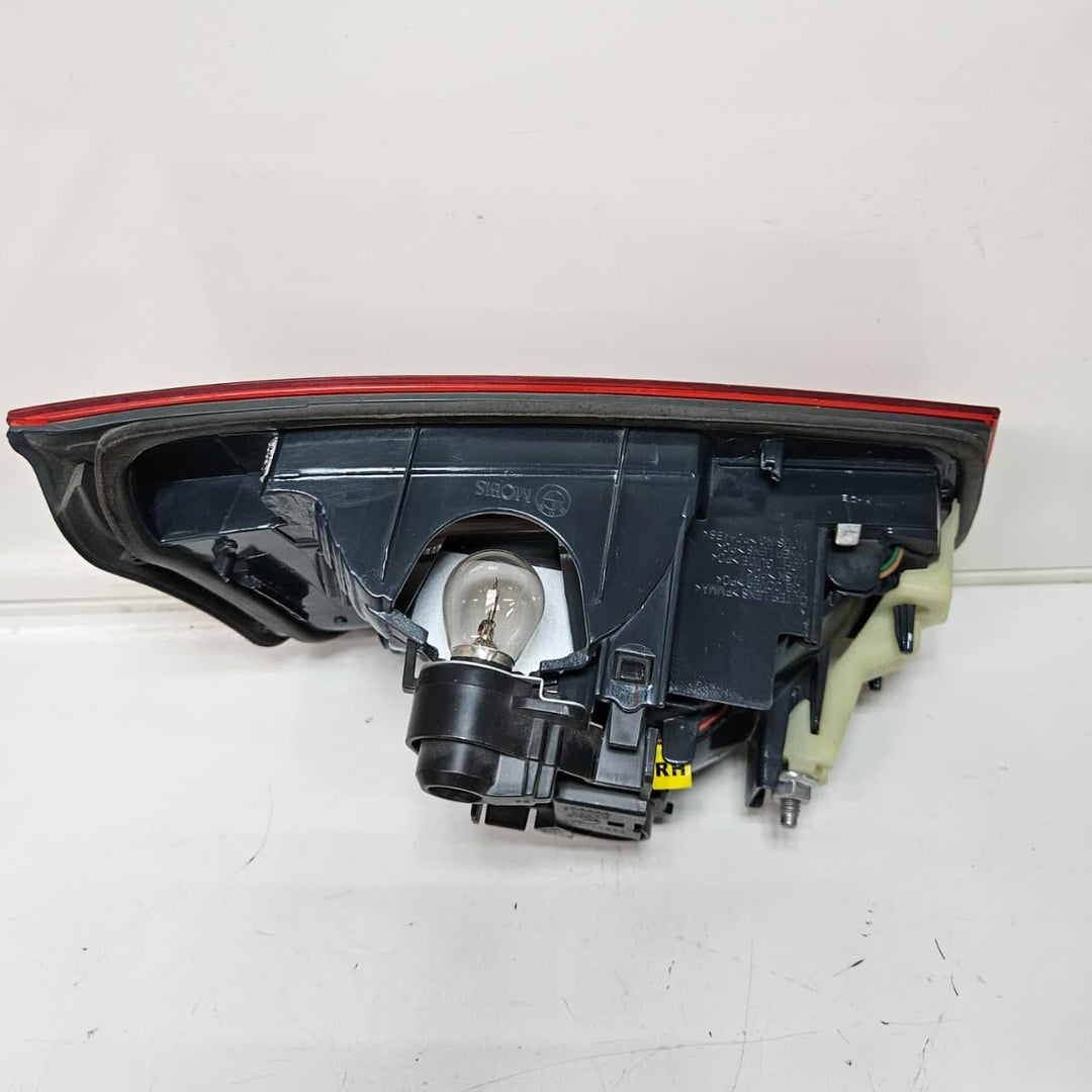 7259916-2012-2015 BMW 3 Series F30 F31 320i Right Rear Inner Taillight OEM