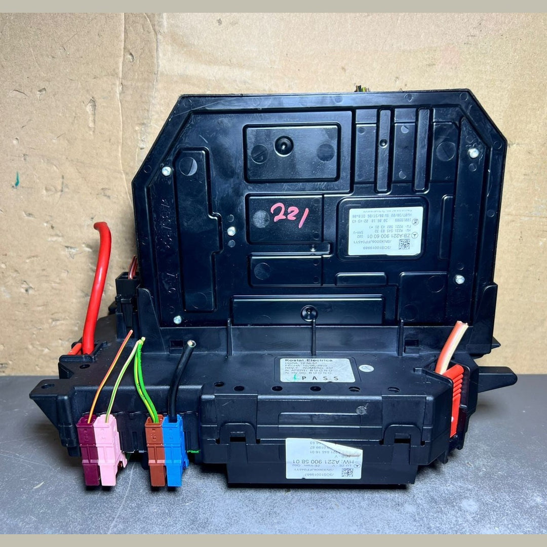 Mercedes W221 S-Class Front Fuse Relay Box SAM Control A221 9006001 A221 9005801