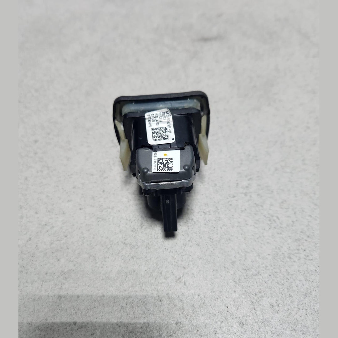BMW Rear View Camera 9240351 F10 F11 F20 F21 F22 F23 F30 F31 F32 F34 F36 F82 M4 