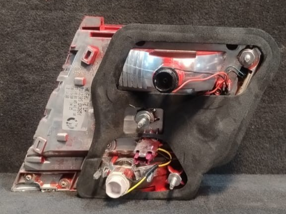 BMW OEM 750LI F01 F02 REAR LEFT INNER SIDE TRUNK TAIL LIGHT TRUNK - 7182205