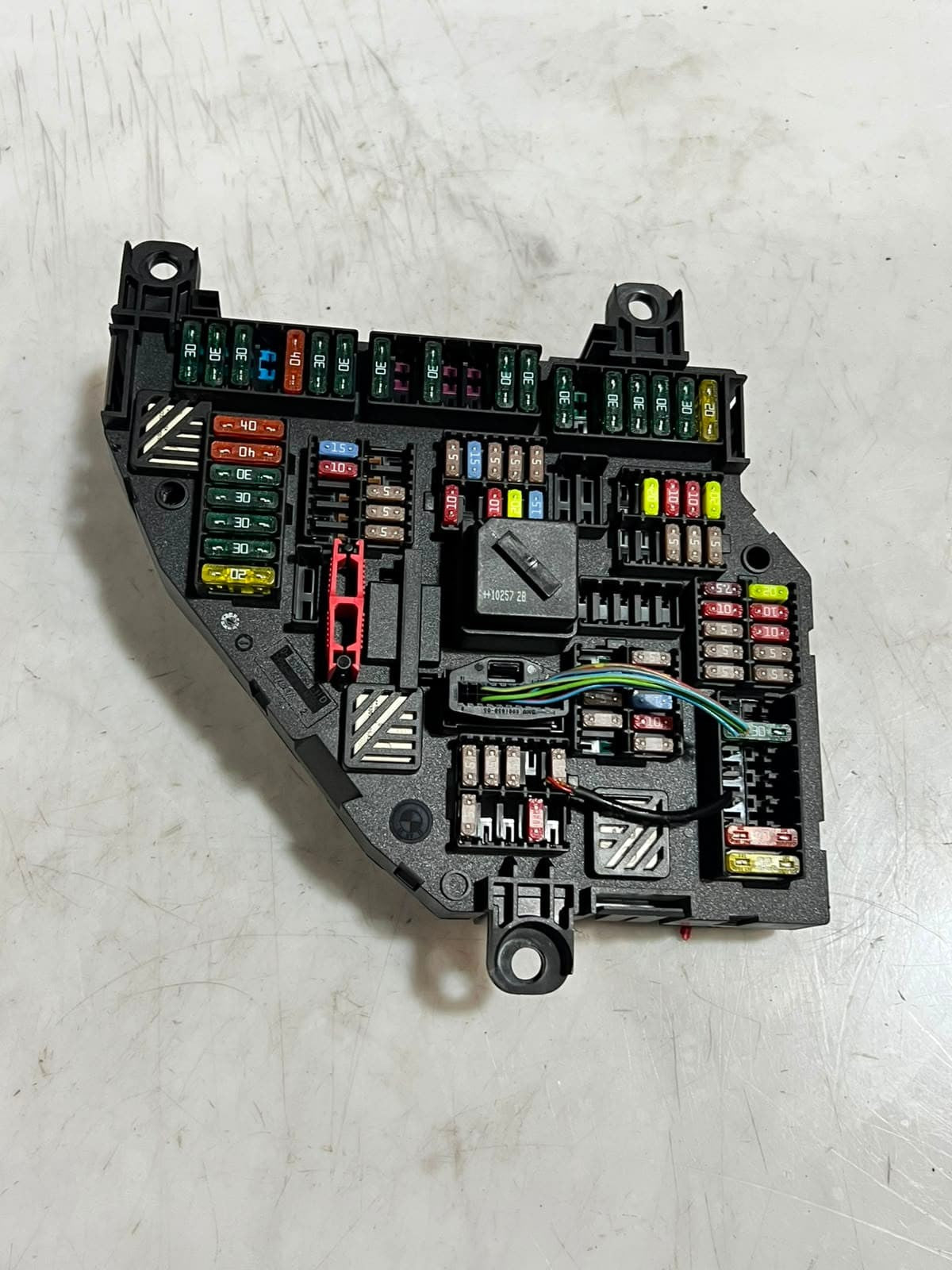 2011-2016 BMW 5' 550i F07 F10 F11 F18 F12 F13 F01 Fuse Relay Box 9210857 OEM