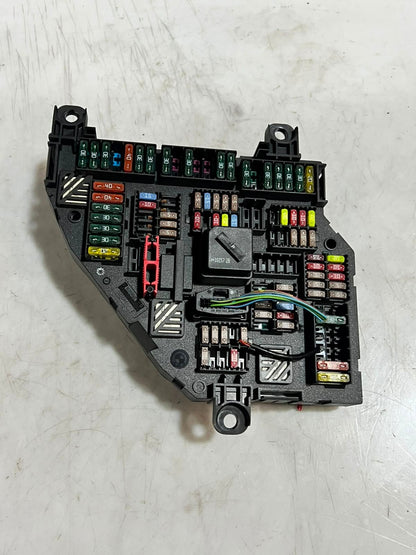 2011-2016 BMW 5' 550i F07 F10 F11 F18 F12 F13 F01 Fuse Relay Box 9210857 OEM