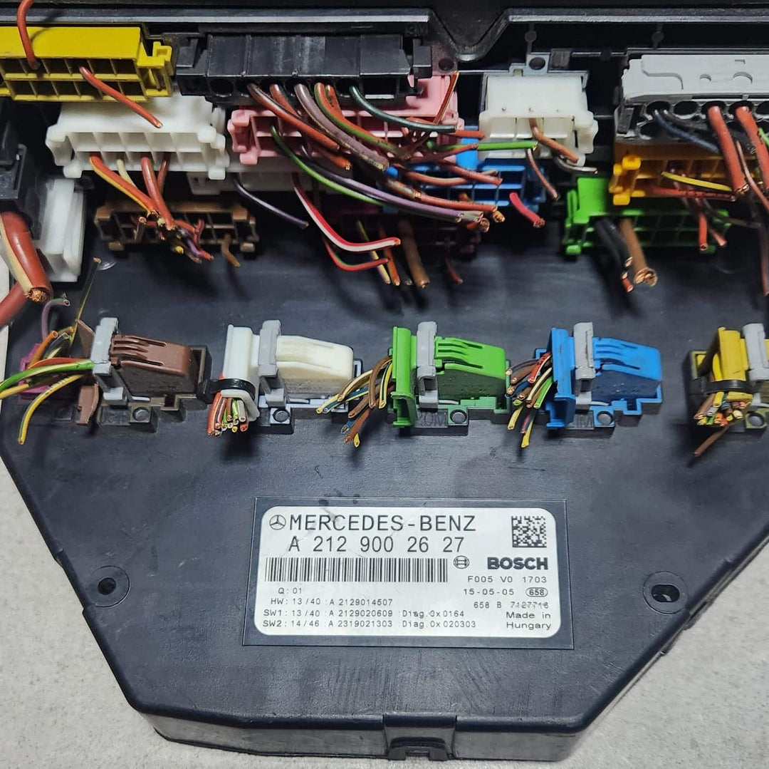 2014-2016 Mercedes-Benz E350 Fuse Box Relay Control Module A2129002627 W212 OEM