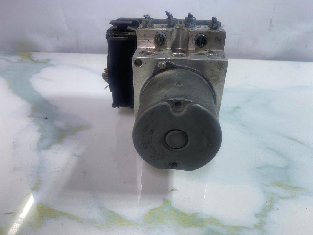 2007-2014 BMW X5 ABS DSC Hydraulic Pump Control Module 6854702
