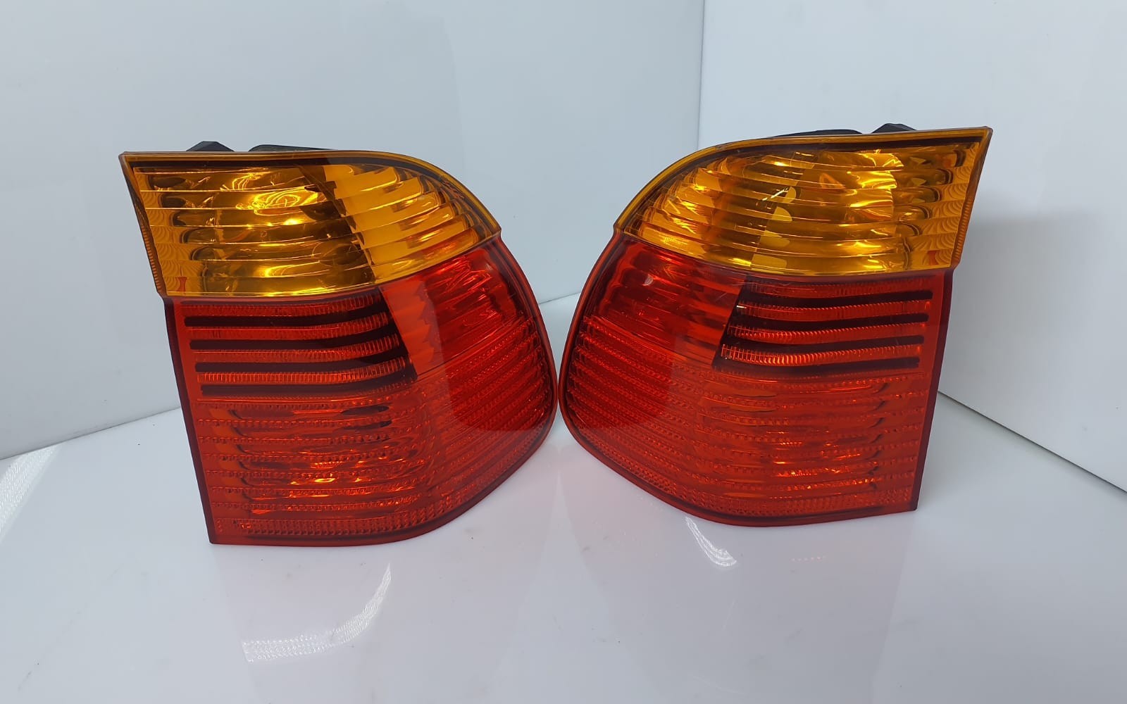 BMW E39 5 Series Touring Outer Rear Left Right Tail Light Orange 6900214 6900213