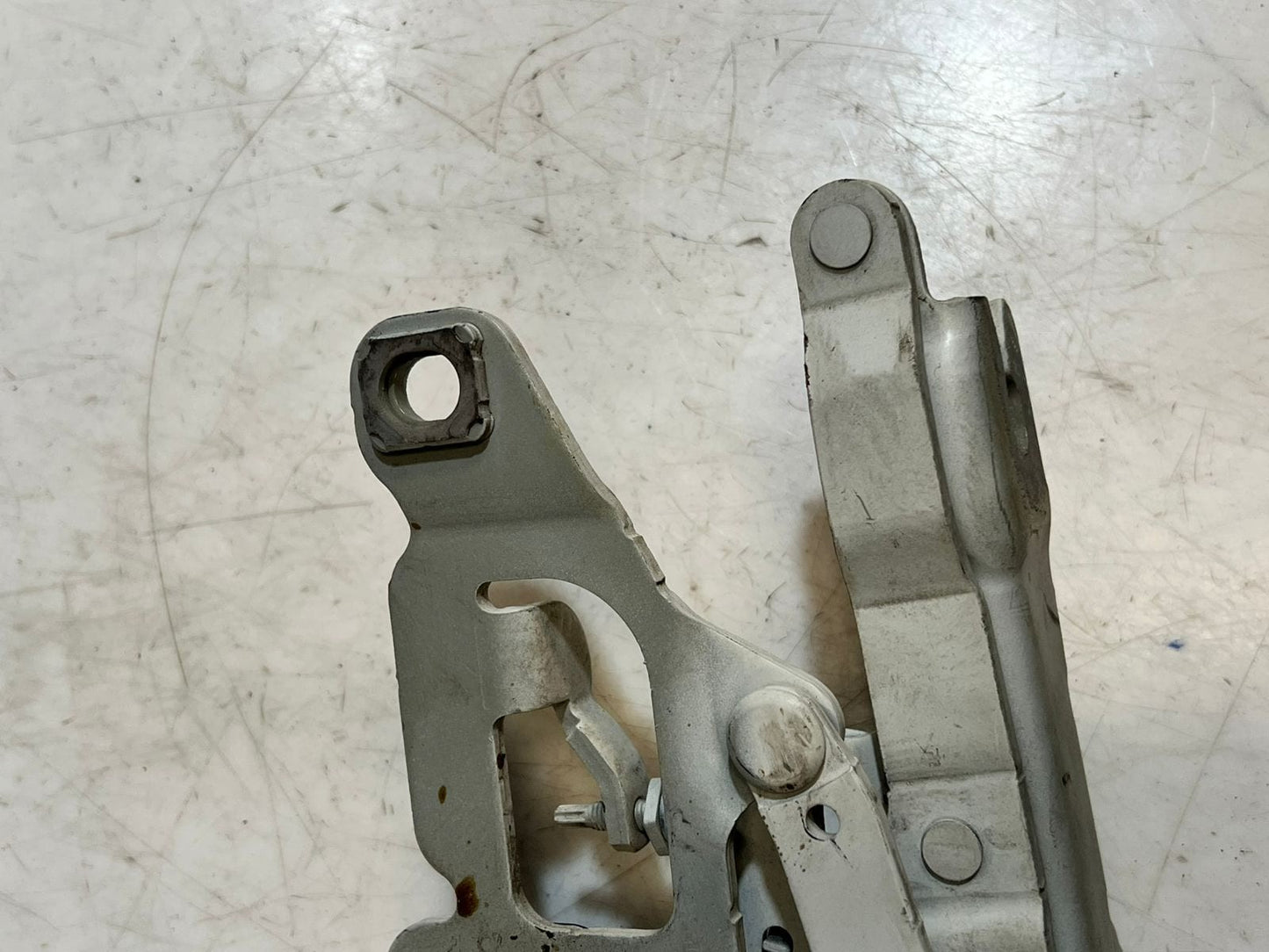 2011-2016 BMW 528i 5 Series F10 F11 6' F12 F13 M5 M6 Bonnet Hood Hinge 7249888 