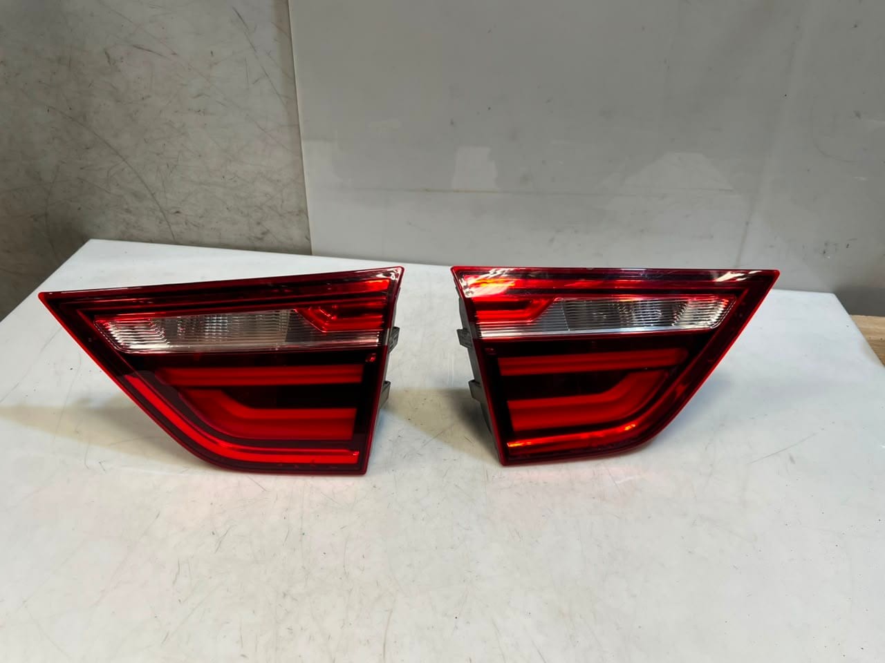 2015-2018 BMW X4 X3 F26 Right Tailgate Tail Light 7331284 7331283 OEM