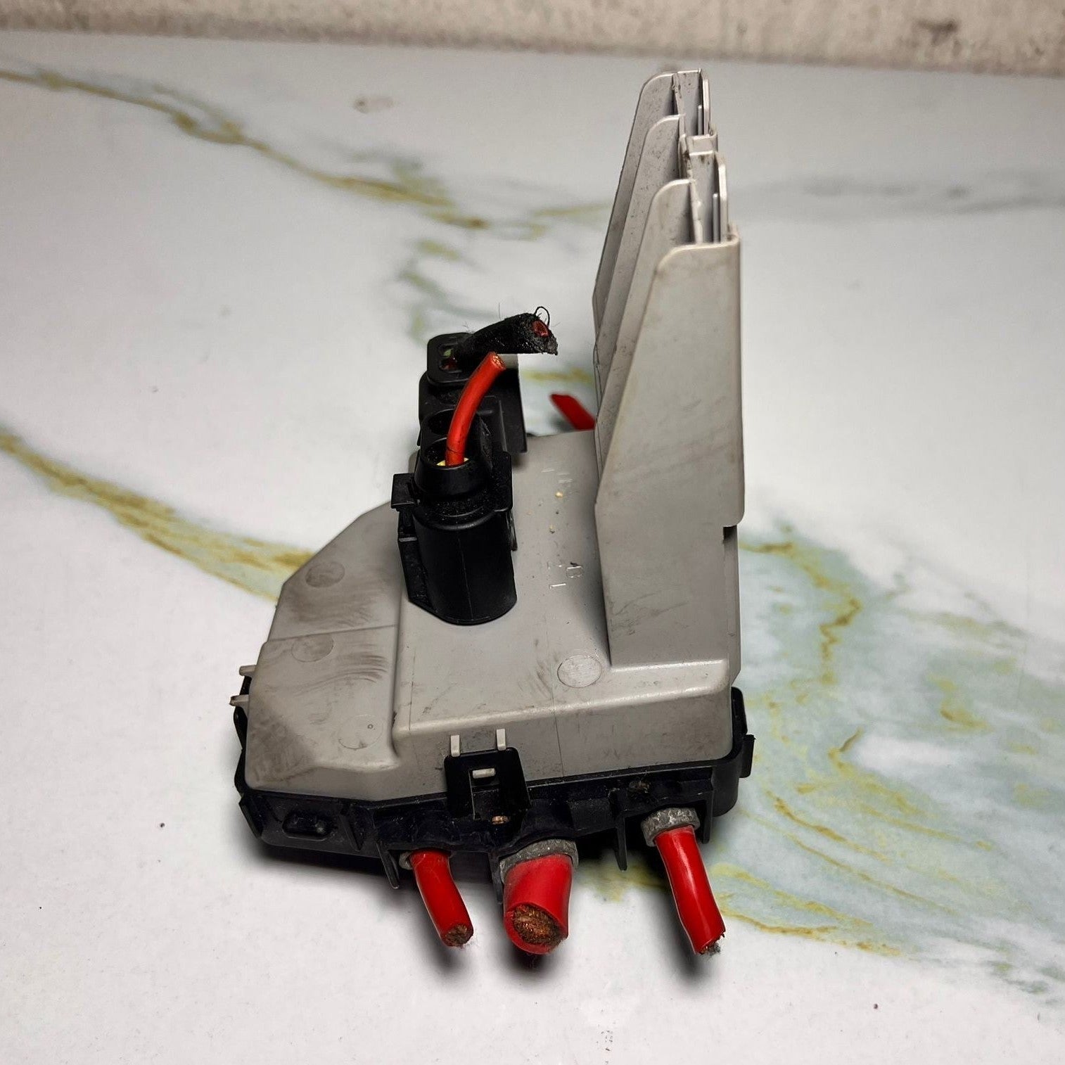 Mercedes-Benz W221 S-Class Fuse Box A 221 540 68 50 S600