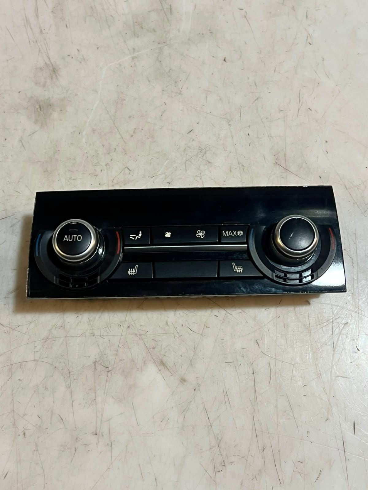 2009-2015 BMW 7 Series F01 F02 F03 F10 F11 F04 750i Climate Control Unit 9237120