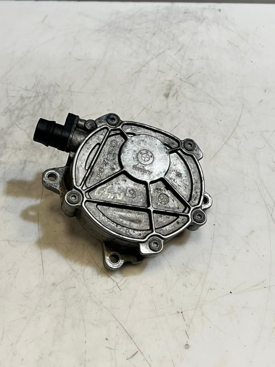 BMW E60 E81 E82 E87 E90 E91 E92 N43 and N46 B20 B Vacuum Pump 7547024 OEM
