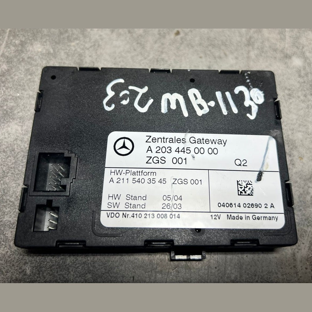 03-06 Mercedes W203 C-Class Central Gateway Control Module A203 4450000 OEM