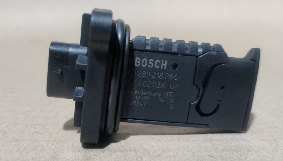 BMW F20 F21 F45 F30 F32 F36 F07 F10 HOT FILM AIR MASS FLOW SENSOR  7602038