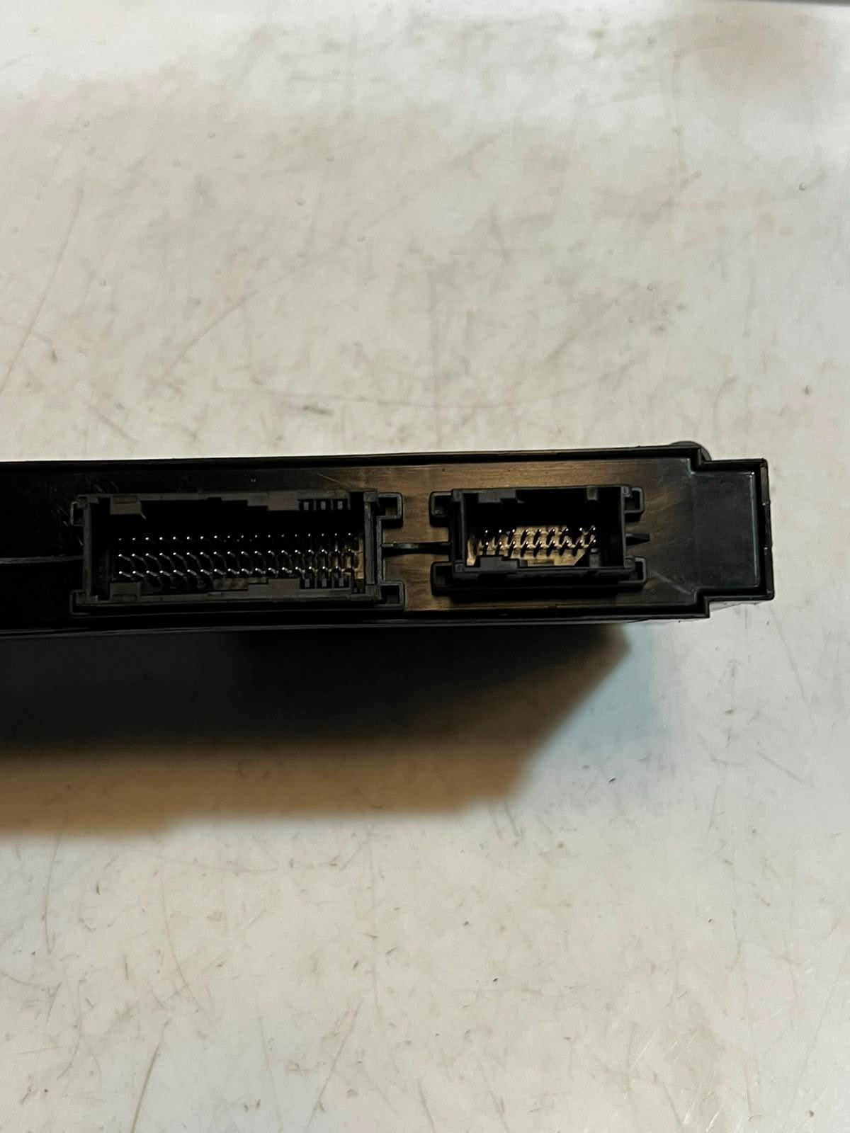 2012-2016 BMW 5' 6' F10 F11 F13 650i Body Control Module JUNCTION BOX 9284273