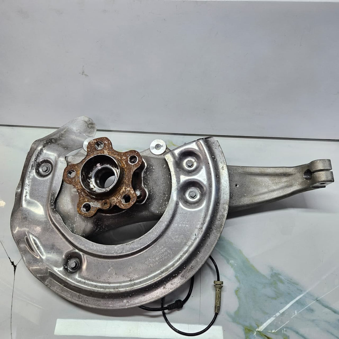 OEM BMW 5 8 Series G30 G14 G15 G16 Front Wheel Hub BEARING Front Right 6884386