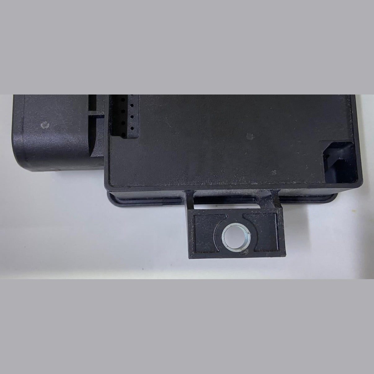 OEM BMW F10 F11 F12 EMF Module Parking Brake Unit Electric Control 6863800