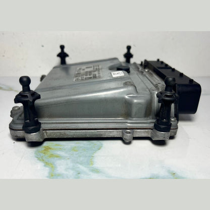 2007-2011 Mercedes-Benz S550 Engine Control Module A2739000700 W221 S550 E550