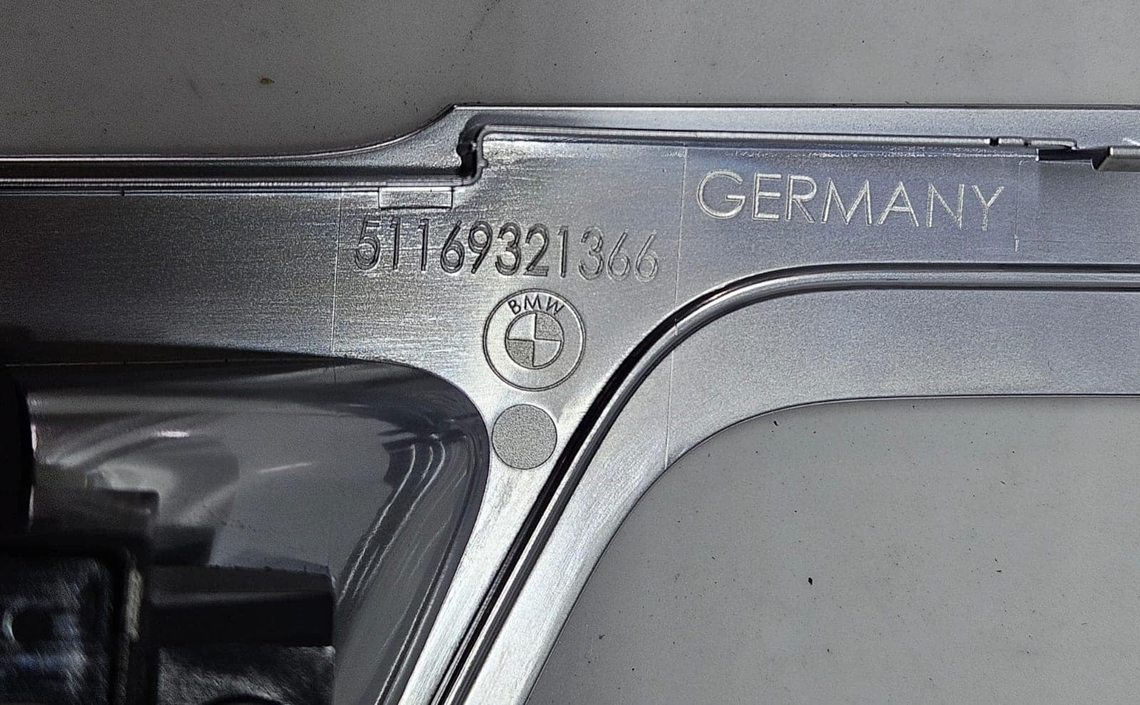 6847013-2017-2018 BMW M760Li xDrive G11 G12 Parking Brake Switch OEM