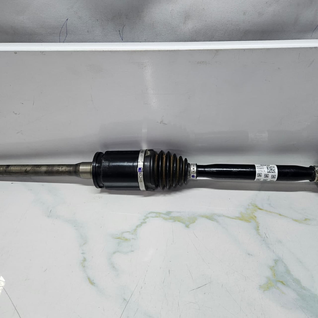 2023 BMW XM G09 S68 4.4 V8 Front Right Driveshaft 5A2E808 TEST DRIVE SHAFT 30KM
