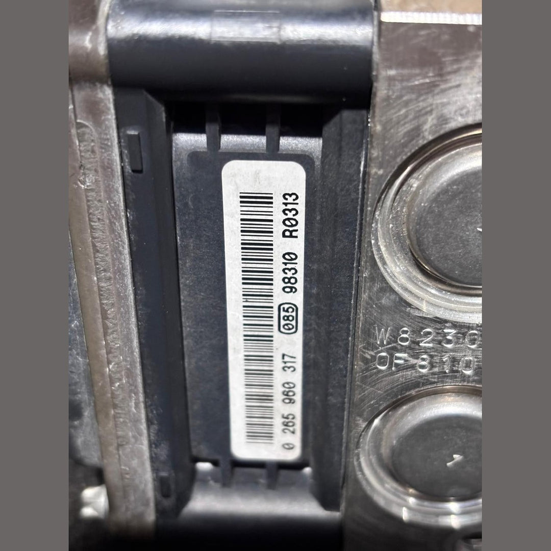 BMW 7 SERIES F01 F02 730D F10 N57 OEM ABS Pump Brake Control Unit 6792478 Bosch